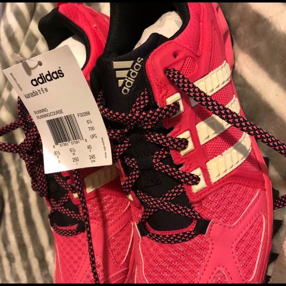 Adidas Running Sneakers 🏃🏻‍♀️